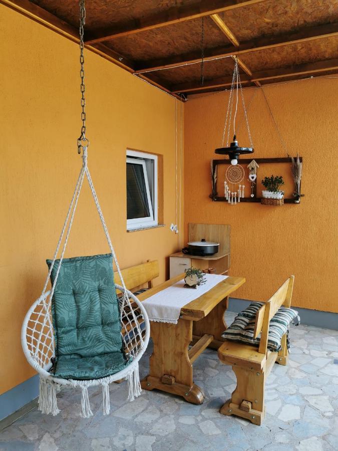 Studio Apartman Krosna Perusic Extérieur photo