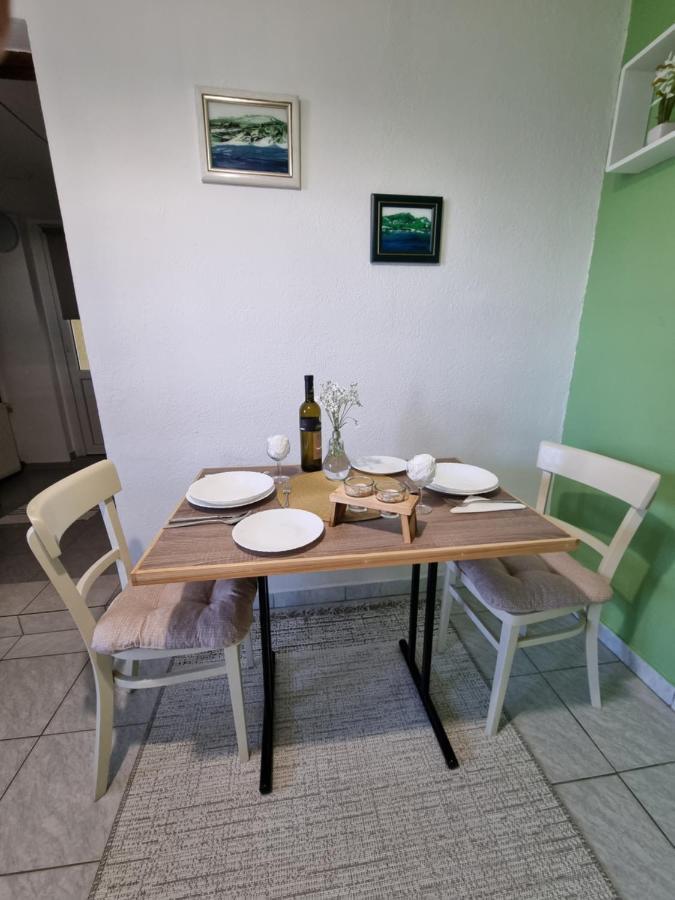 Studio Apartman Krosna Perusic Extérieur photo