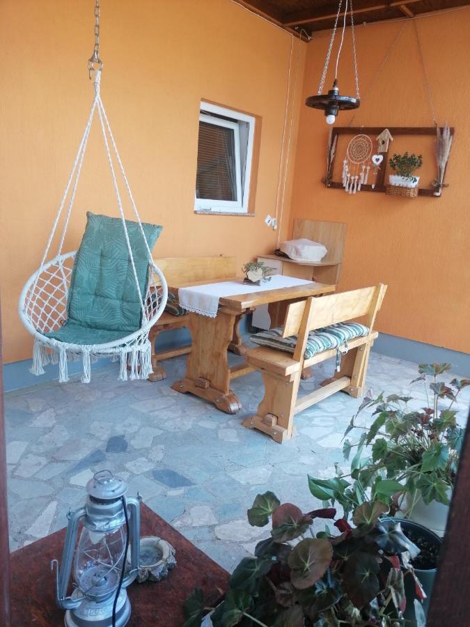 Studio Apartman Krosna Perusic Extérieur photo