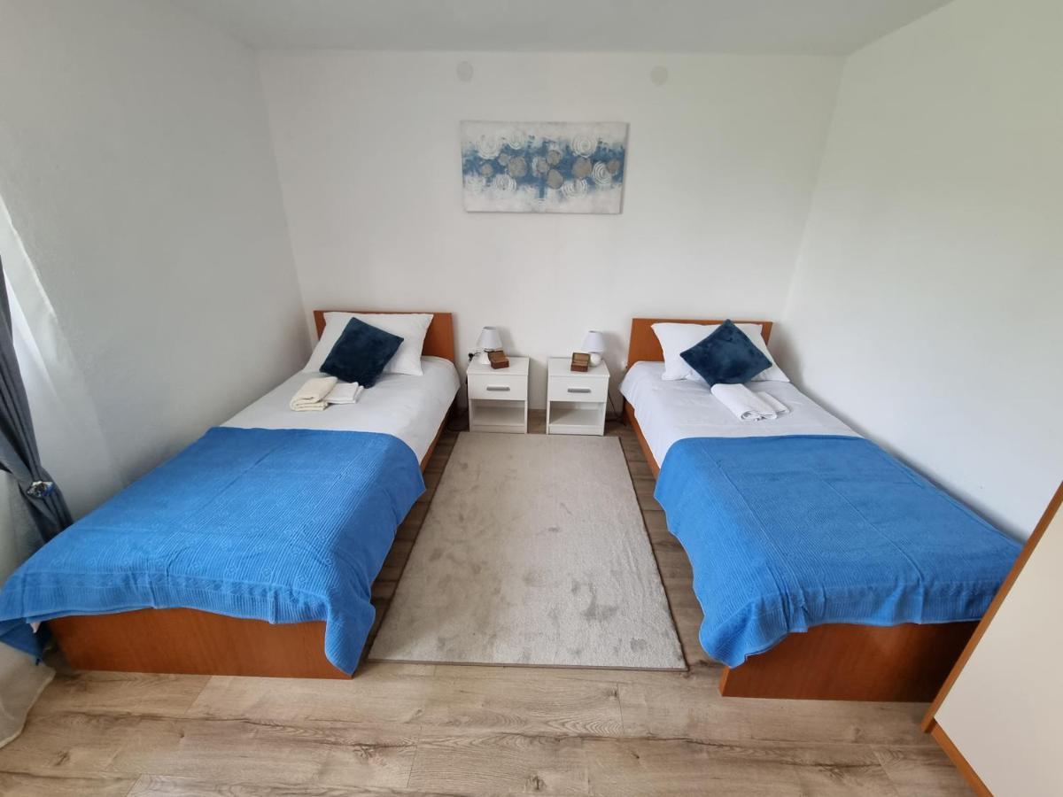 Studio Apartman Krosna Perusic Extérieur photo