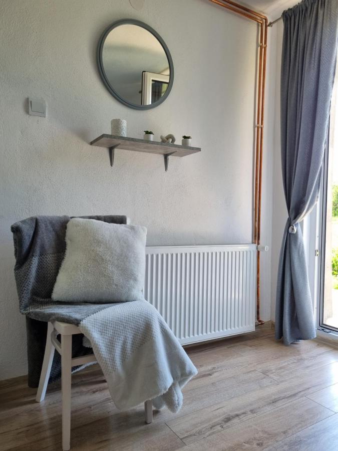 Studio Apartman Krosna Perusic Extérieur photo