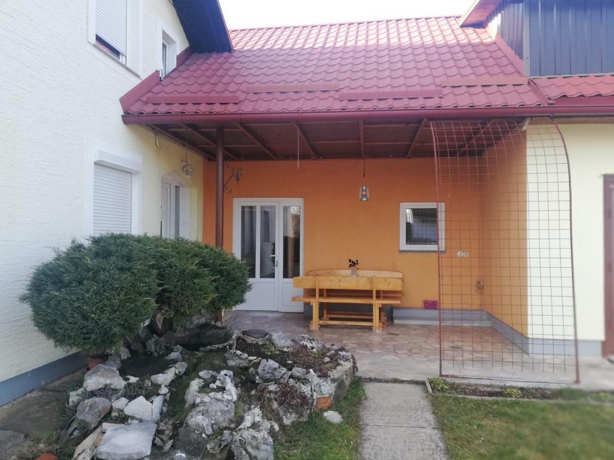 Studio Apartman Krosna Perusic Extérieur photo